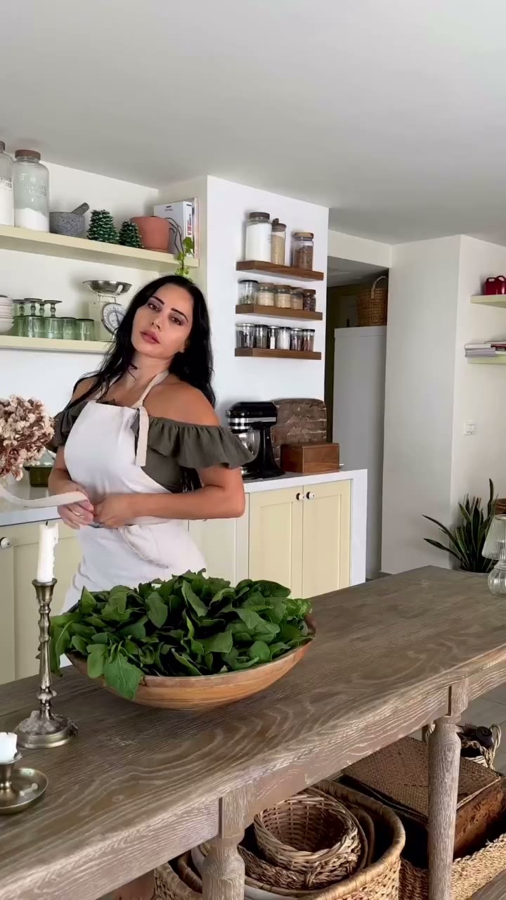 Spinach fatayer